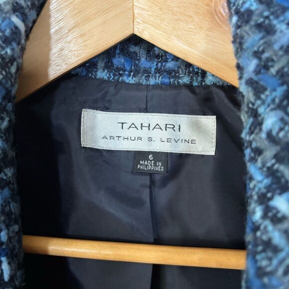 TAHARI size 6 Blue Tweed Jacket women’s Clueless Chanel blazer timeless wool - Picture 2 of 9